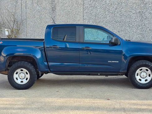 Used 2019 Chevrolet Colorado W/T w/ WT Convenience Package image 2