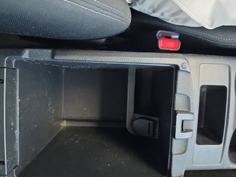 Used 2017 Nissan Rogue S AWD/4WD image 25