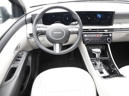 New 2026 Hyundai Tucson SEL image 19