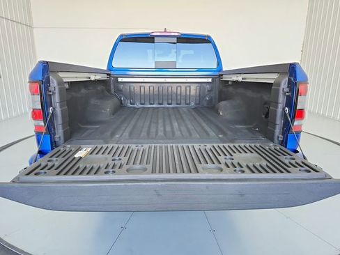 Used 2024 Nissan Frontier SV w/ SV Convenience Package image 42