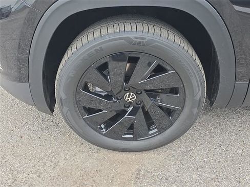 New 2026 Volkswagen Atlas Cross Sport SE image 9