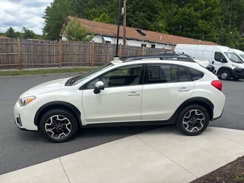 Used 2016 Subaru Crosstrek 2.0i Limited AWD/4WD image 10