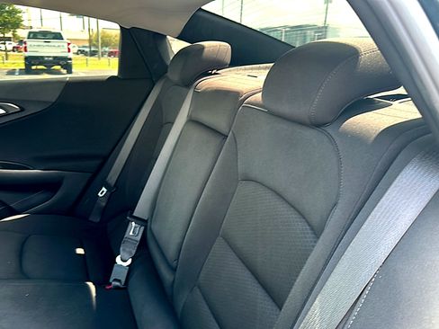 Used 2021 Chevrolet Malibu LT FWD image 19