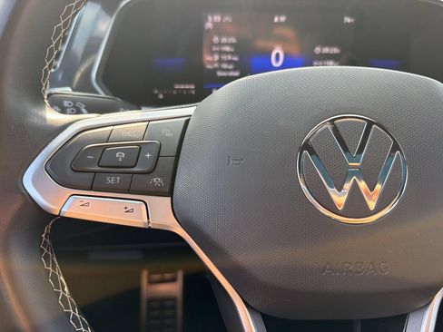 Certified 2023 Volkswagen Tiguan SE R-Line AWD/4WD image 13