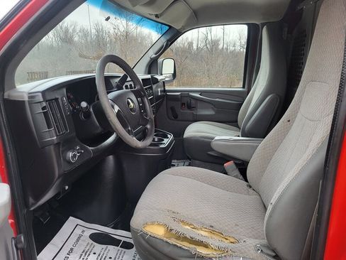 Used 2012 Chevrolet Express 3500 image 17