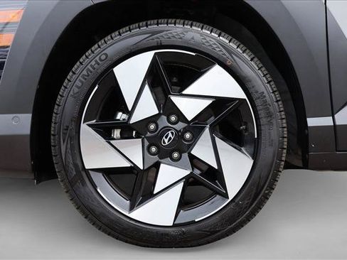 Used 2026 Hyundai Kona Limited FWD image 9