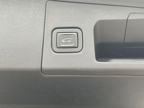 Used 2019 Cadillac XT5 Luxury image 18