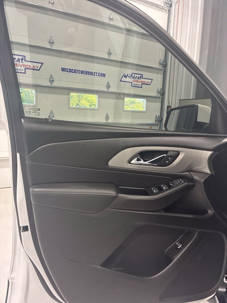 Used 2023 Chevrolet Traverse LT AWD/4WD image 14