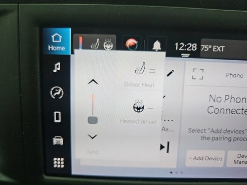 Used 2022 Chrysler Voyager LX FWD image 8