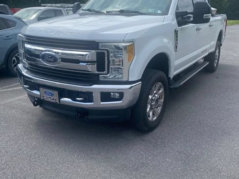 Used 2017 Ford F250 XLT w/ XLT Value Package AWD/4WD image 4