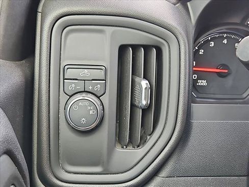 Certified 2021 Chevrolet Silverado 1500 Custom RWD image 17
