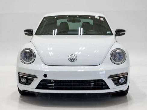 Used 2015 Volkswagen Beetle R-Line FWD image 6