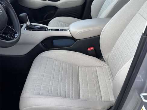 Used 2025 Honda HR-V LX image 12