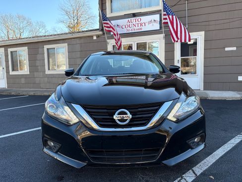 Used 2018 Nissan Altima 2.5 SL w/ 2.5 SL Technology Package image 2