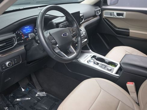 Used 2020 Ford Explorer Limited w/ Hybrid Equipment Group 310A image 11