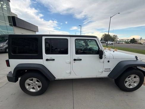 Used 2016 Jeep Wrangler Unlimited Sport w/ Quick Order Package 24S AWD/4WD image 2