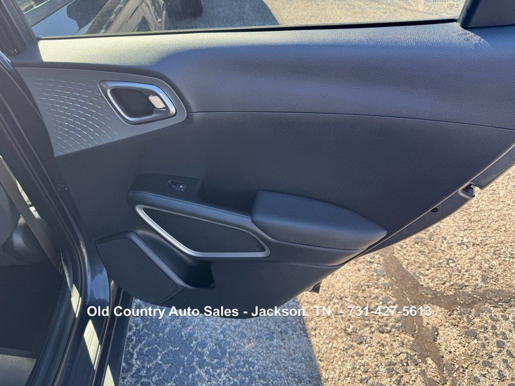 Used 2021 Kia Soul LX FWD image 9