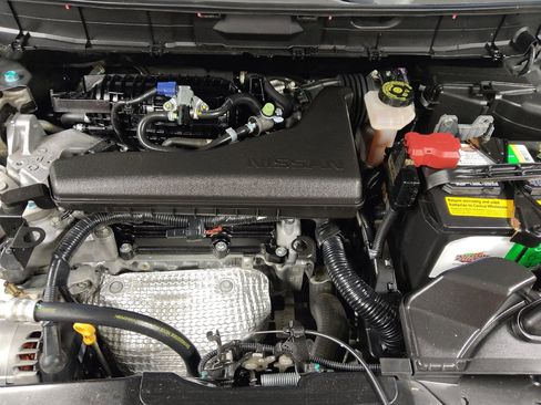 Used 2017 Nissan Rogue SV w/ SV Premium Package FWD image 30