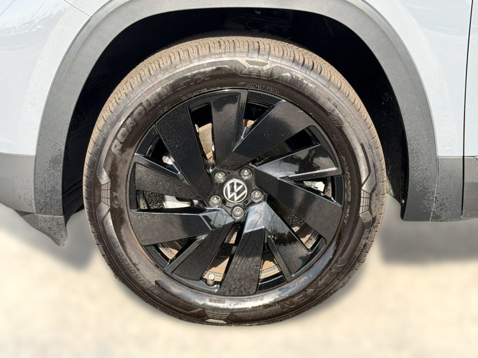 Used 2026 Volkswagen Atlas Cross Sport SE FWD image 13