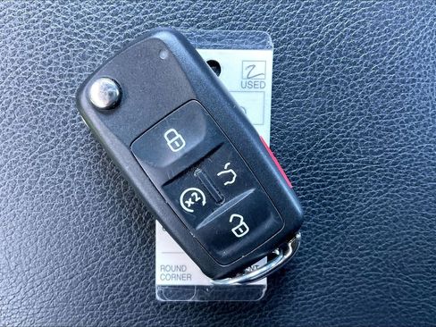 Used 2021 Volkswagen Passat 2.0T R-Line image 24