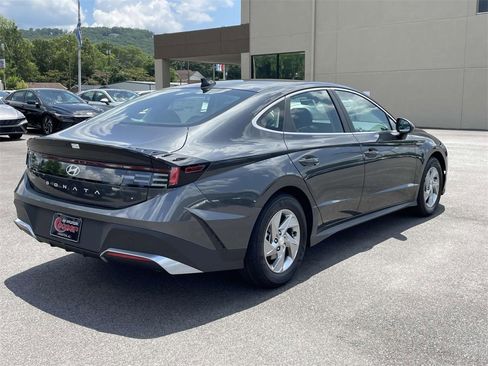 New 2025 Hyundai Sonata SE image 3