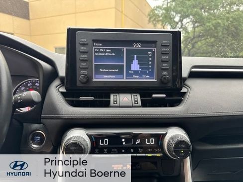 Used 2019 Toyota RAV4 XLE Premium FWD image 10