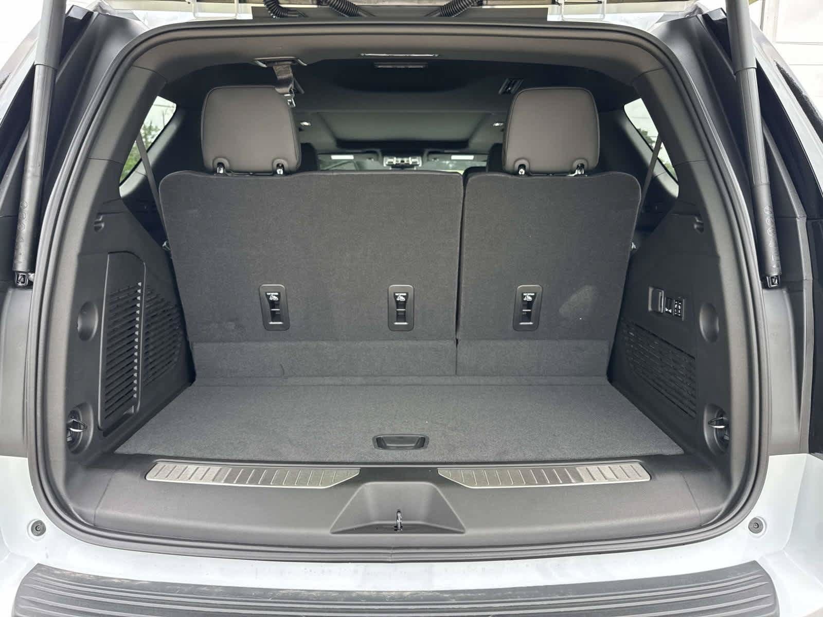 New 2026 Chevrolet Tahoe High Country AWD/4WD image 7