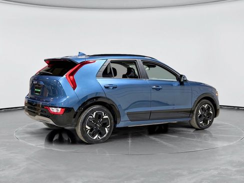Used 2023 Kia Niro Wind w/ Wind Preserve Package image 3