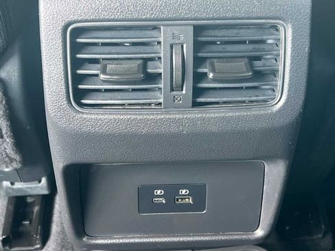 Used 2023 Nissan Rogue SV w/ SV Premium B Package image 13