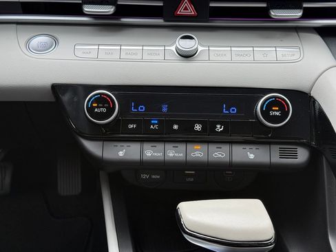 Used 2024 Hyundai Elantra Limited FWD image 20