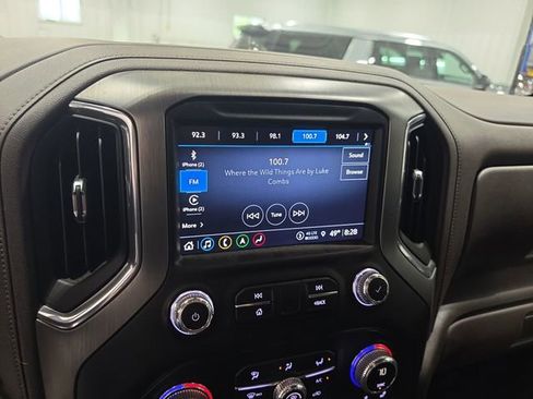 Used 2022 GMC Sierra 3500 Denali w/ Denali Ultimate Package AWD/4WD image 8