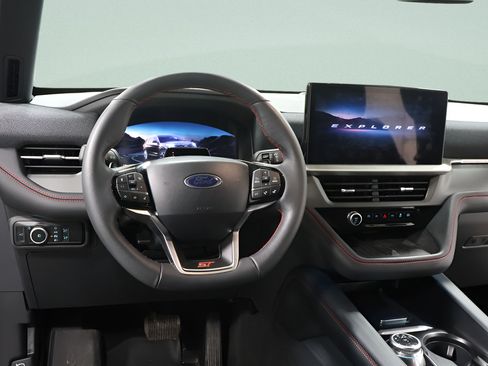 Used 2025 Ford Explorer ST AWD/4WD image 9