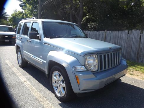 Used 2012 Jeep Liberty Sport image 10