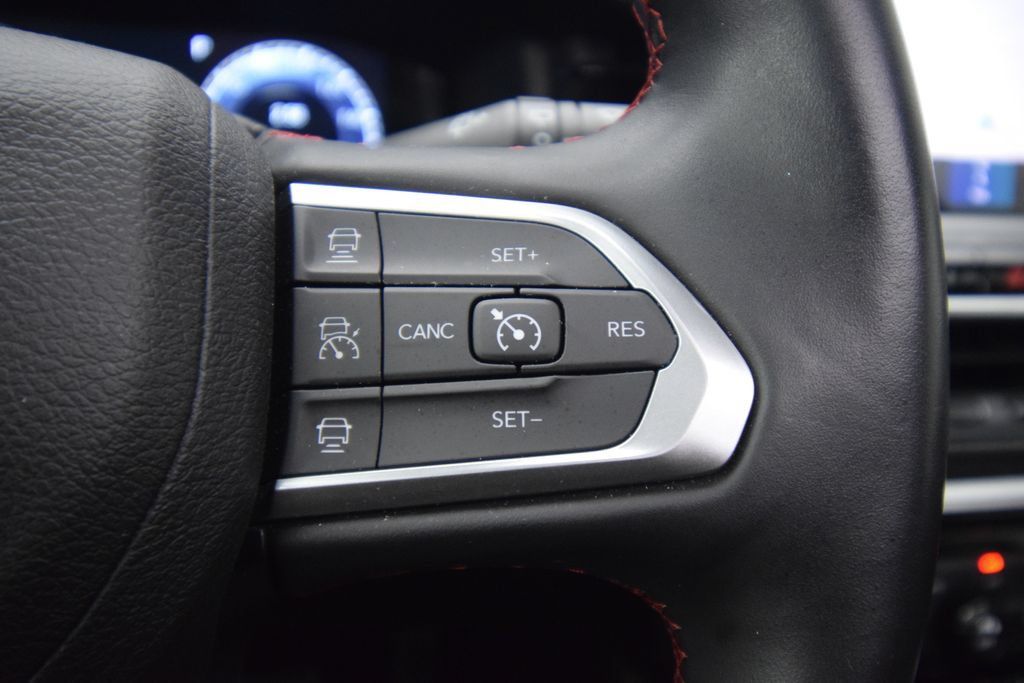 Used 2022 Jeep Compass Trailhawk w/ Trailhawk Elite Group AWD/4WD image 32