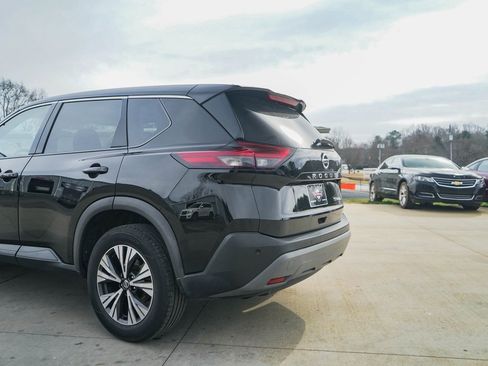 Used 2021 Nissan Rogue SV image 32