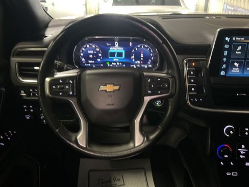 Used 2022 Chevrolet Suburban LT w/ Luxury Package image 17