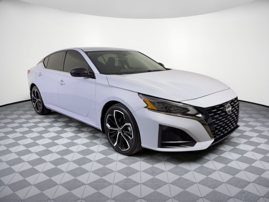 Used 2023 Nissan Altima 2.5 SR FWD image 7
