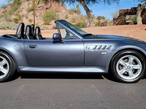 Used 2000 BMW Z3 2.5i image 1