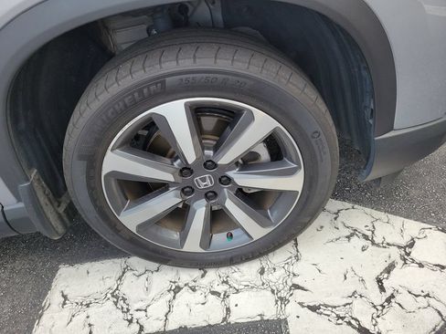 Used 2023 Honda Pilot Touring image 9