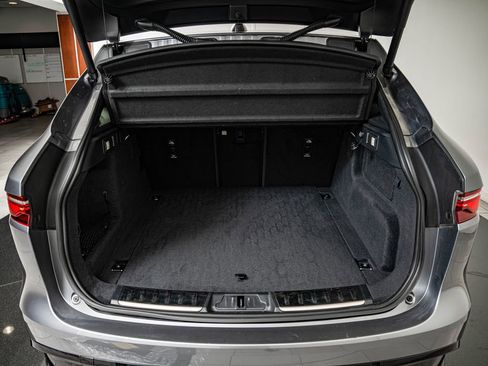 Certified 2025 Jaguar F-PACE R-Dynamic S image 35