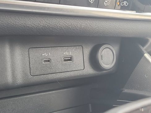 Certified 2022 Nissan Rogue SV FWD image 23