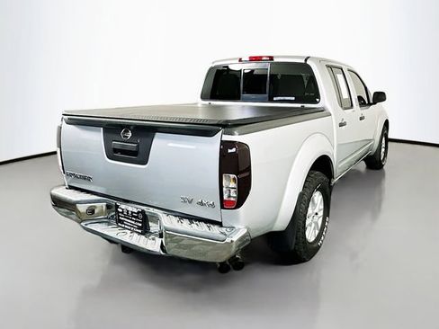 Used 2018 Nissan Frontier SV image 7