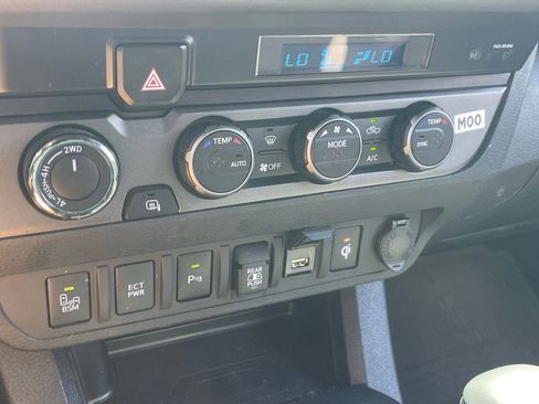 Used 2023 Toyota Tacoma TRD Off-Road w/ Technology Package AWD/4WD image 8