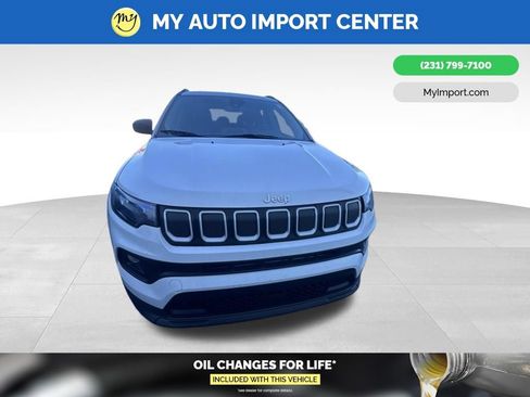 Used 2022 Jeep Compass Latitude AWD/4WD image 2