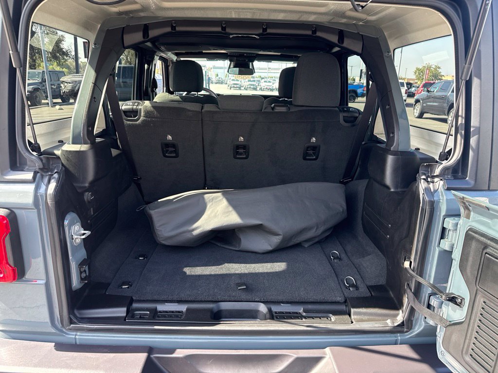 Certified 2025 Jeep Wrangler Unlimited Rubicon w/ Convenience Group AWD/4WD image 7