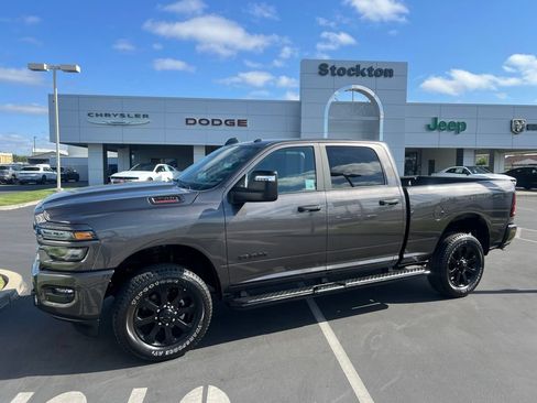 Used 2025 RAM 2500 Big Horn AWD/4WD image 3