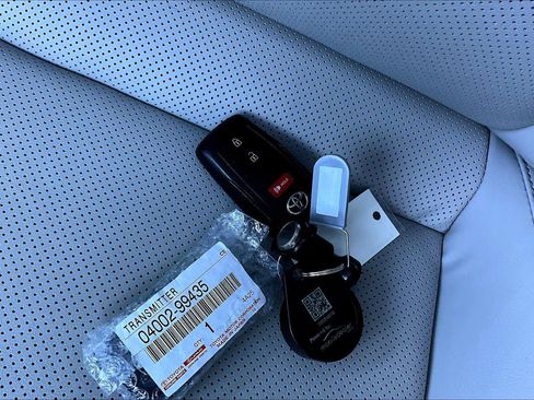 Used 2024 Toyota Prius XLE image 14