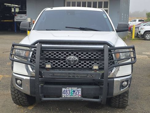 Used 2018 Toyota Tundra SR5 w/ SR5 Upgrade Package AWD/4WD image 3