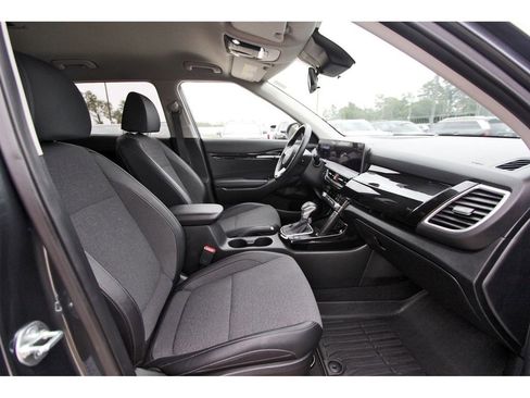 Used 2024 Kia Seltos S FWD image 28