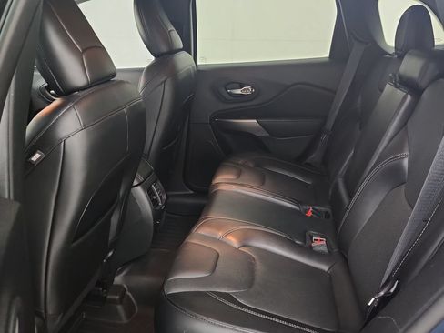 Certified 2021 Jeep Cherokee Latitude Lux w/ Comfort/Convenience Group FWD image 32